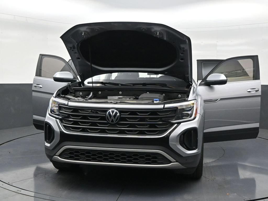Used 2024 Volkswagen Atlas Cross Sport SE image 34