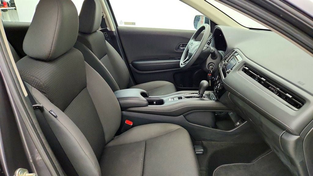 Used 2019 Honda HR-V LX image 22