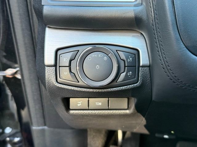 Used 2017 Ford Explorer Platinum image 17