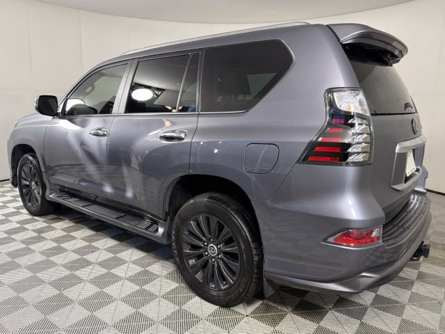 Used 2023 Lexus GX 460 Premium w/ Accessory Package AWD/4WD image 4