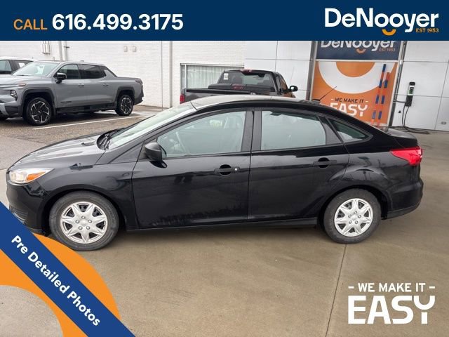 Used 2018 Ford Focus S image 2