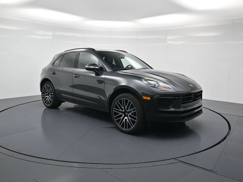 Certified 2026 Porsche Macan image 32