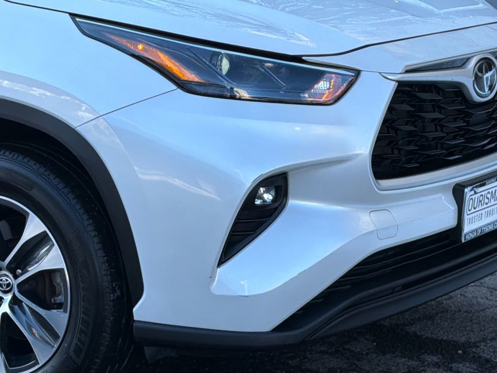 Used 2023 Toyota Highlander XLE image 6