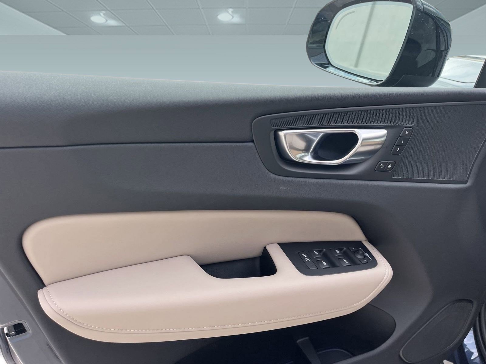 Used 2026 Volvo XC60 B5 Core w/ Climate Package image 13