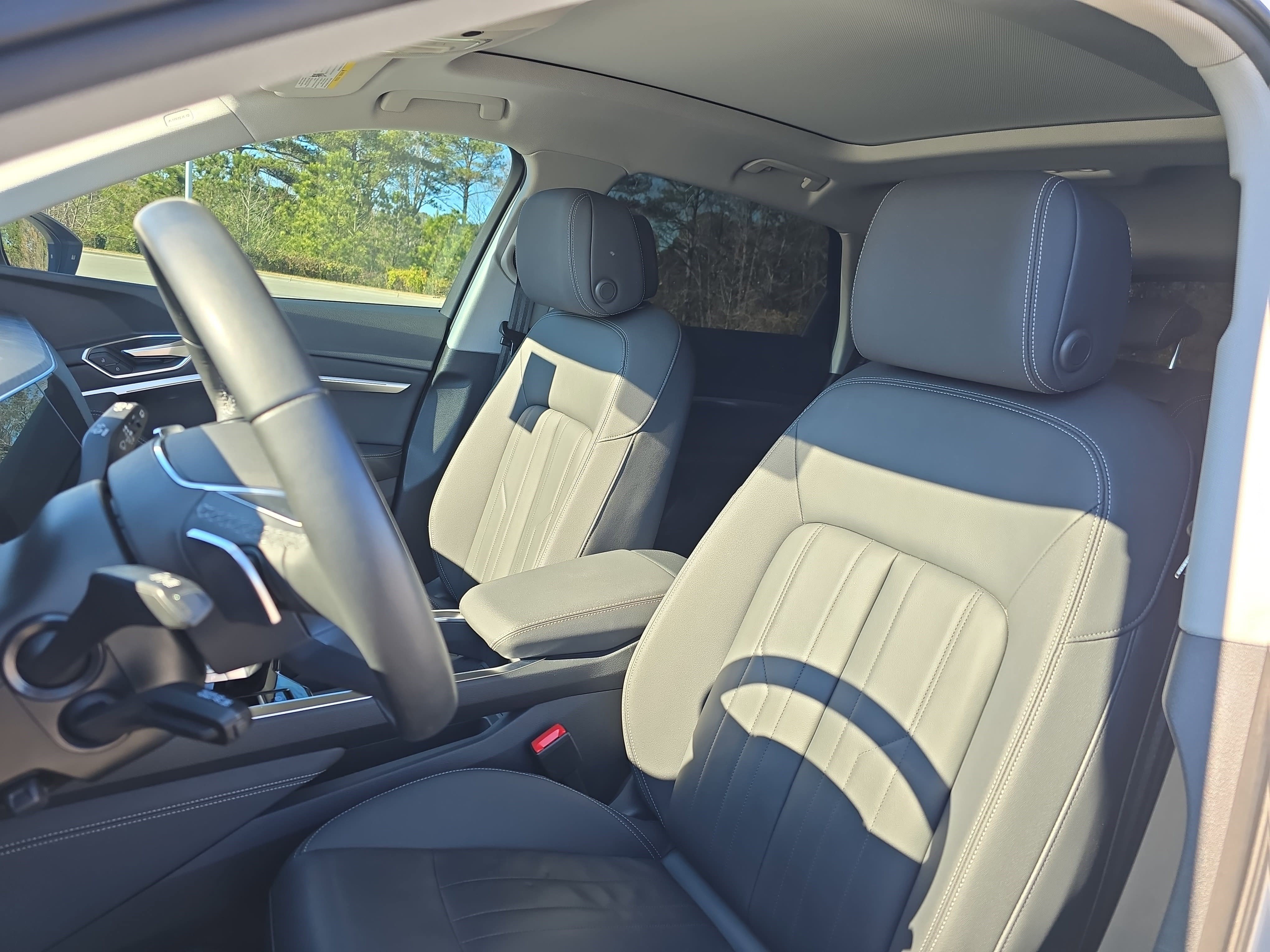 Certified 2022 Audi e-tron Premium image 15