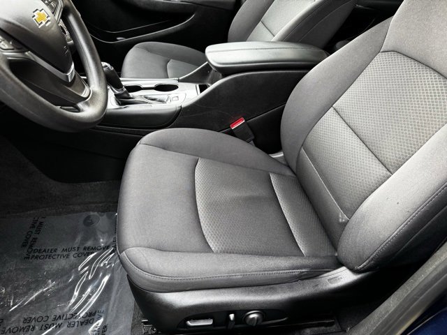 Used 2017 Chevrolet Malibu Hybrid image 5