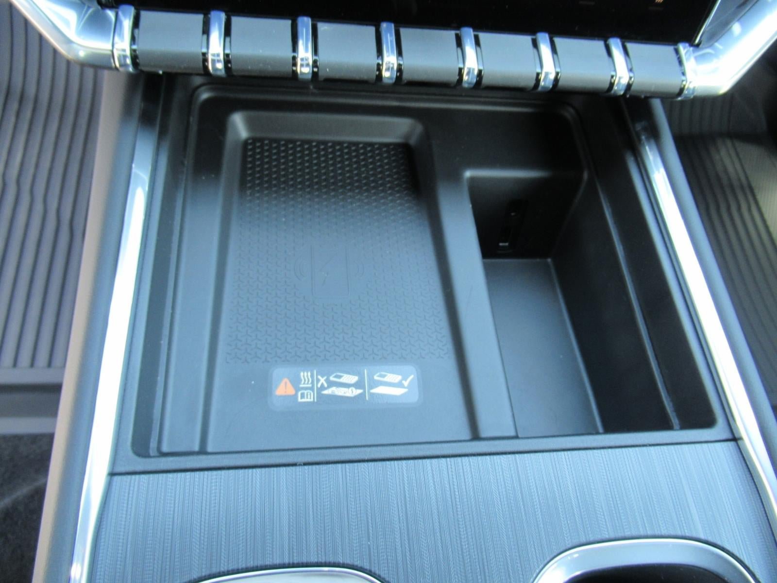 New 2026 GMC Acadia Elevation w/ Elevation Premium Package FWD image 18