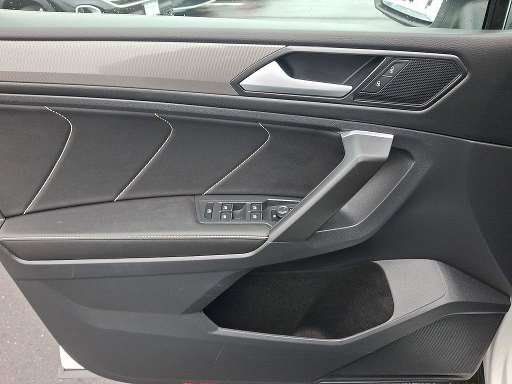 Certified 2022 Volkswagen Tiguan SE AWD/4WD image 12