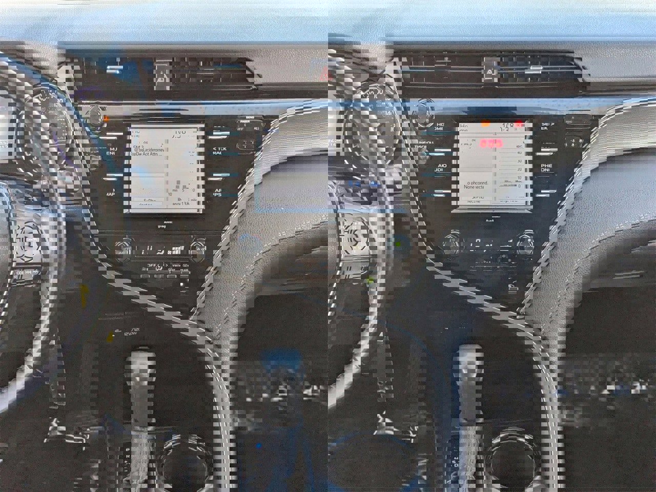 Used 2020 Toyota Camry image 14