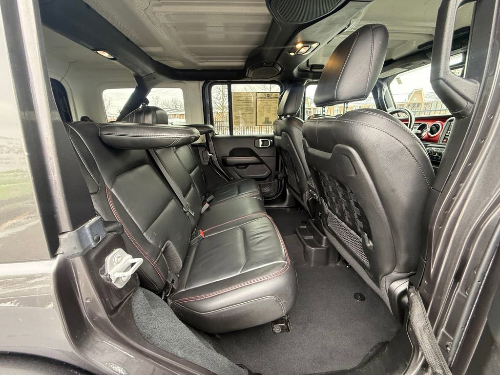 Used 2022 Jeep Wrangler Unlimited Rubicon w/ Cold Weather Group image 15