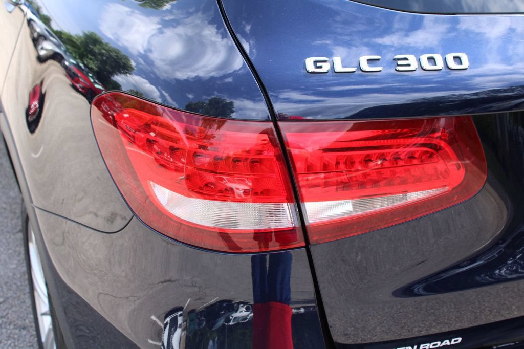 Used 2018 Mercedes-Benz GLC 300 4MATIC image 11