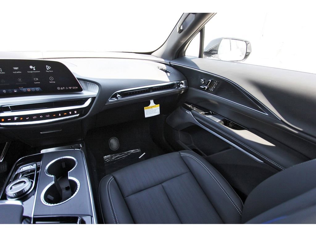 New 2026 Cadillac Lyriq Signature Luxury image 10