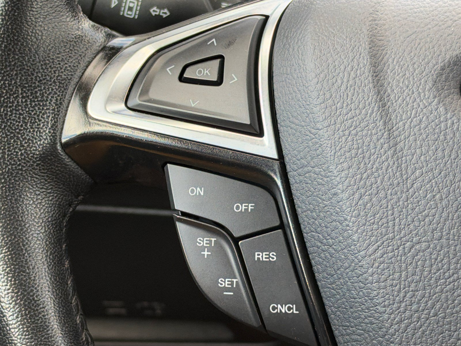 Used 2024 Ford Edge SEL AWD/4WD image 26
