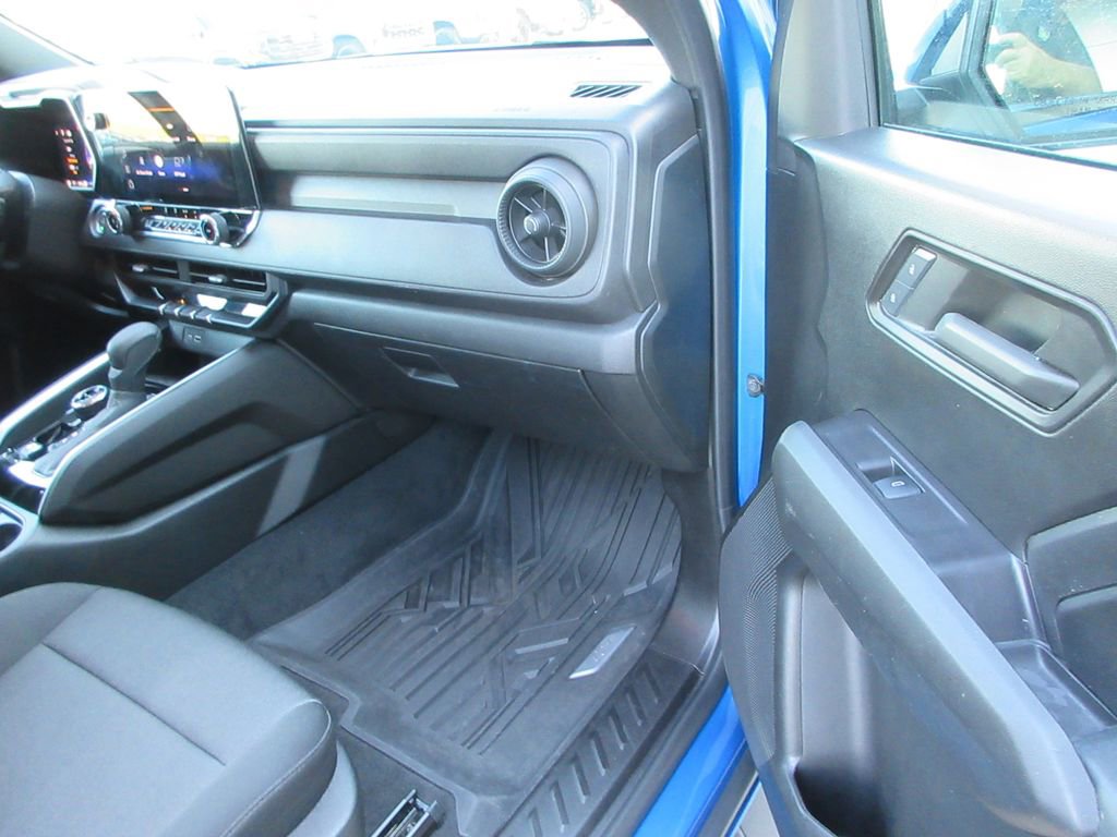 Certified 2024 Chevrolet Colorado Trail Boss w/ Technology Package AWD/4WD image 20