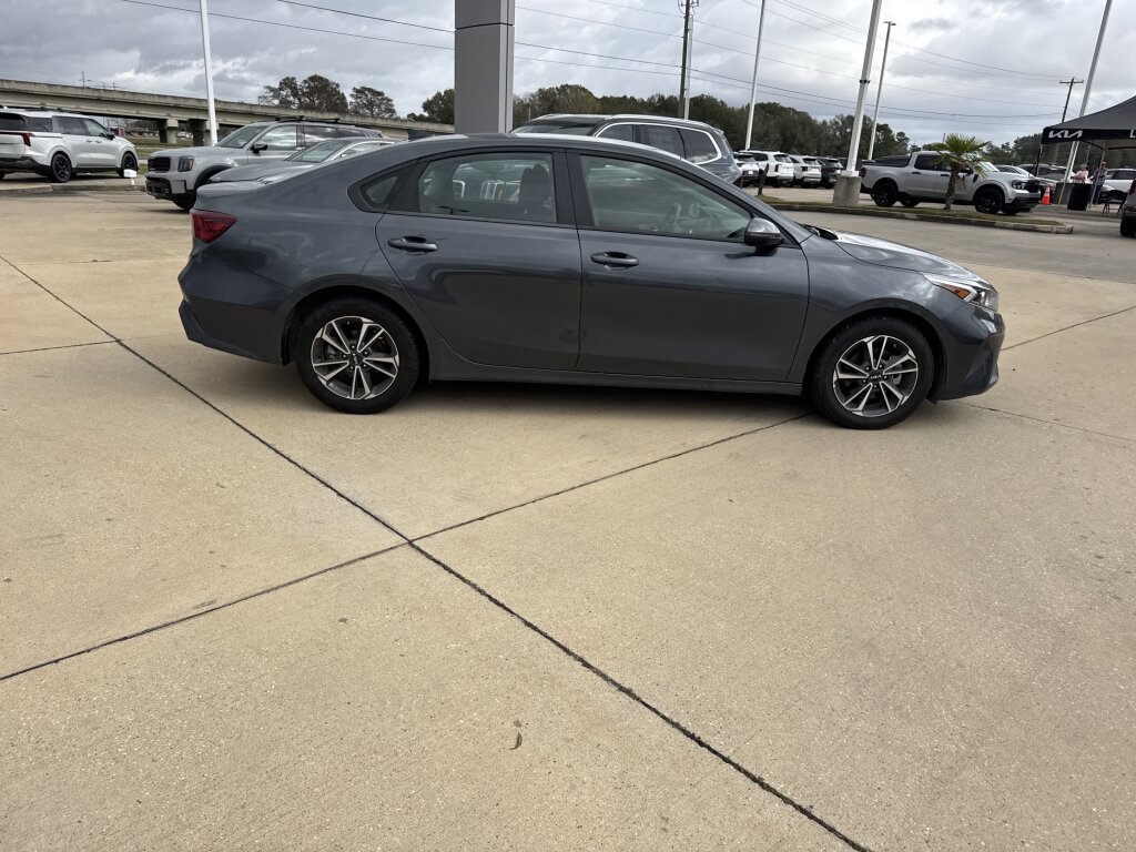 Certified 2024 Kia Forte LXS w/ LXS Technology Package FWD image 11