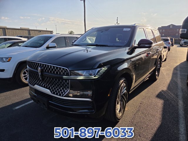 Certified 2025 Lincoln Navigator Reserve AWD/4WD image 10
