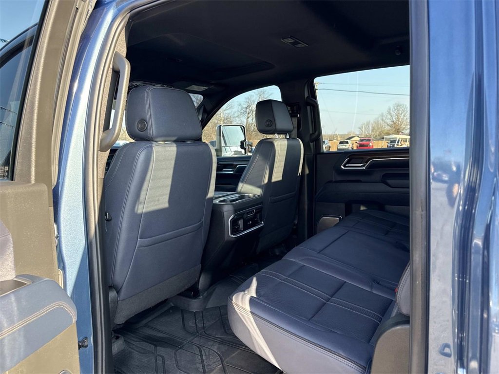 Used 2024 Chevrolet Silverado 2500 High Country w/ Technology Package image 24