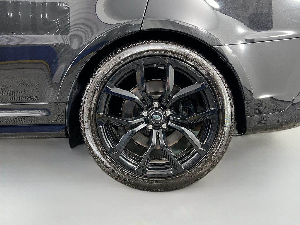Used 2022 Land Rover Range Rover Sport SVR AWD/4WD image 32