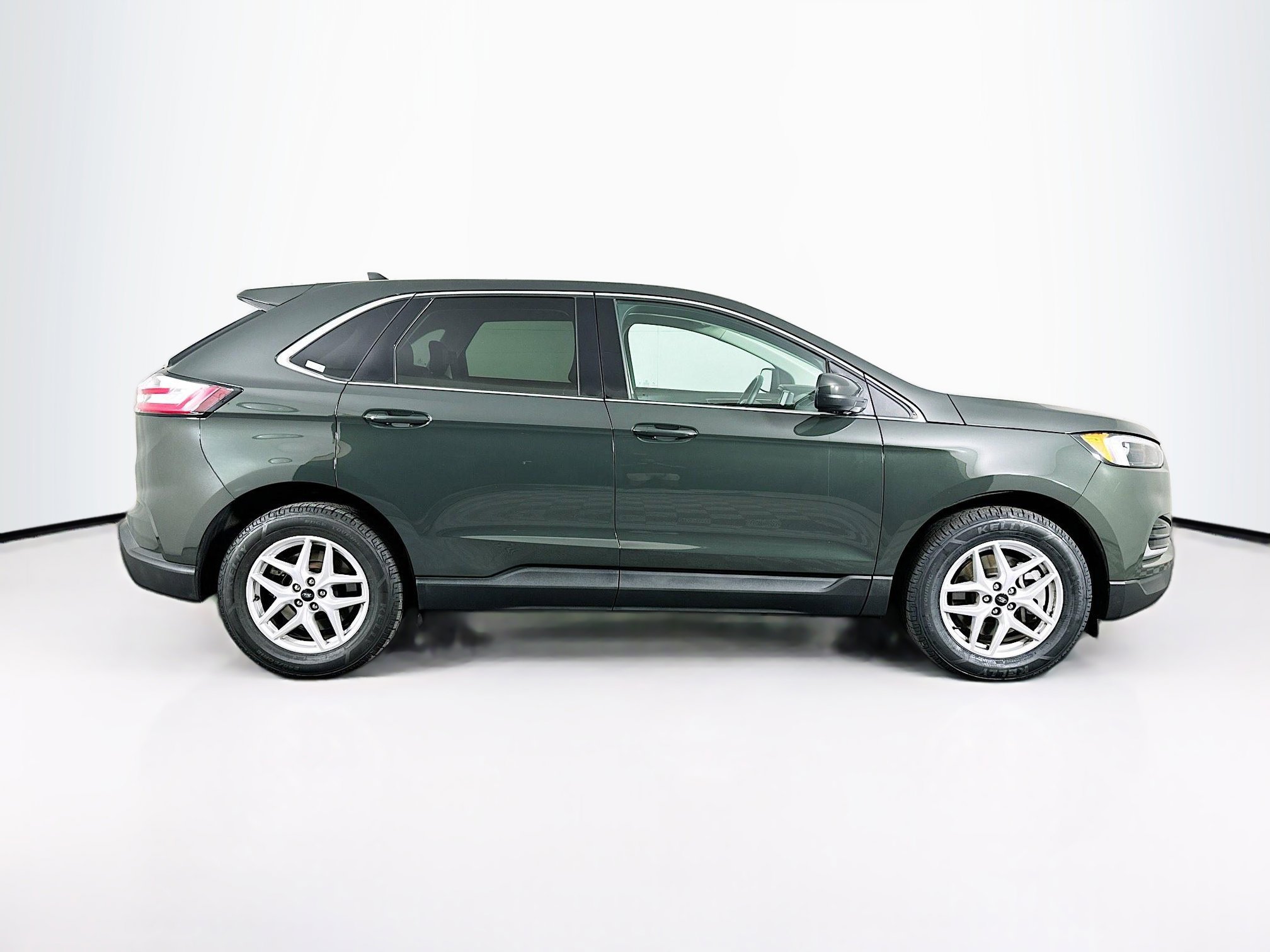 Used 2024 Ford Edge SEL image 10