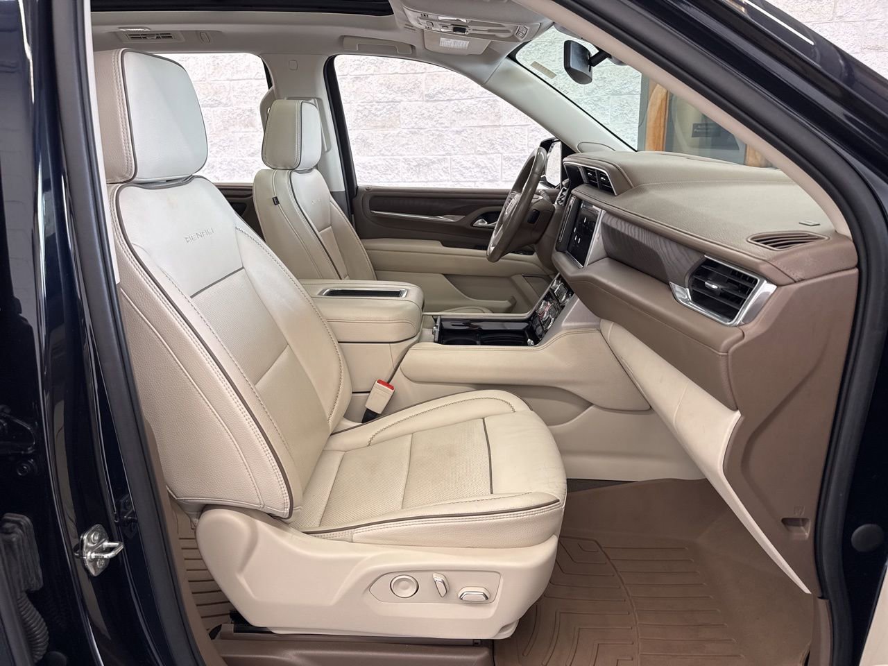 Used 2022 GMC Yukon Denali image 55