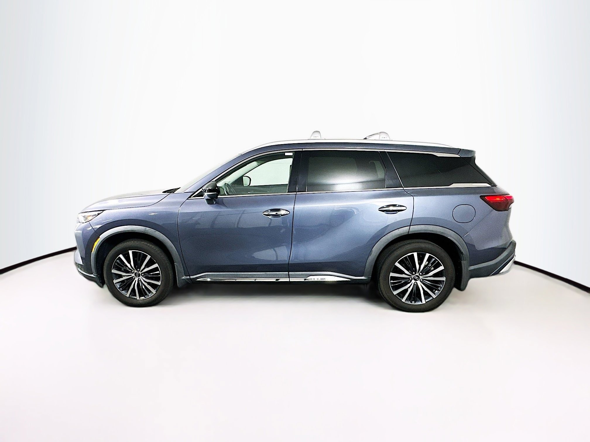 Used 2022 INFINITI QX60 Sensory w/ Vision Package FWD image 4