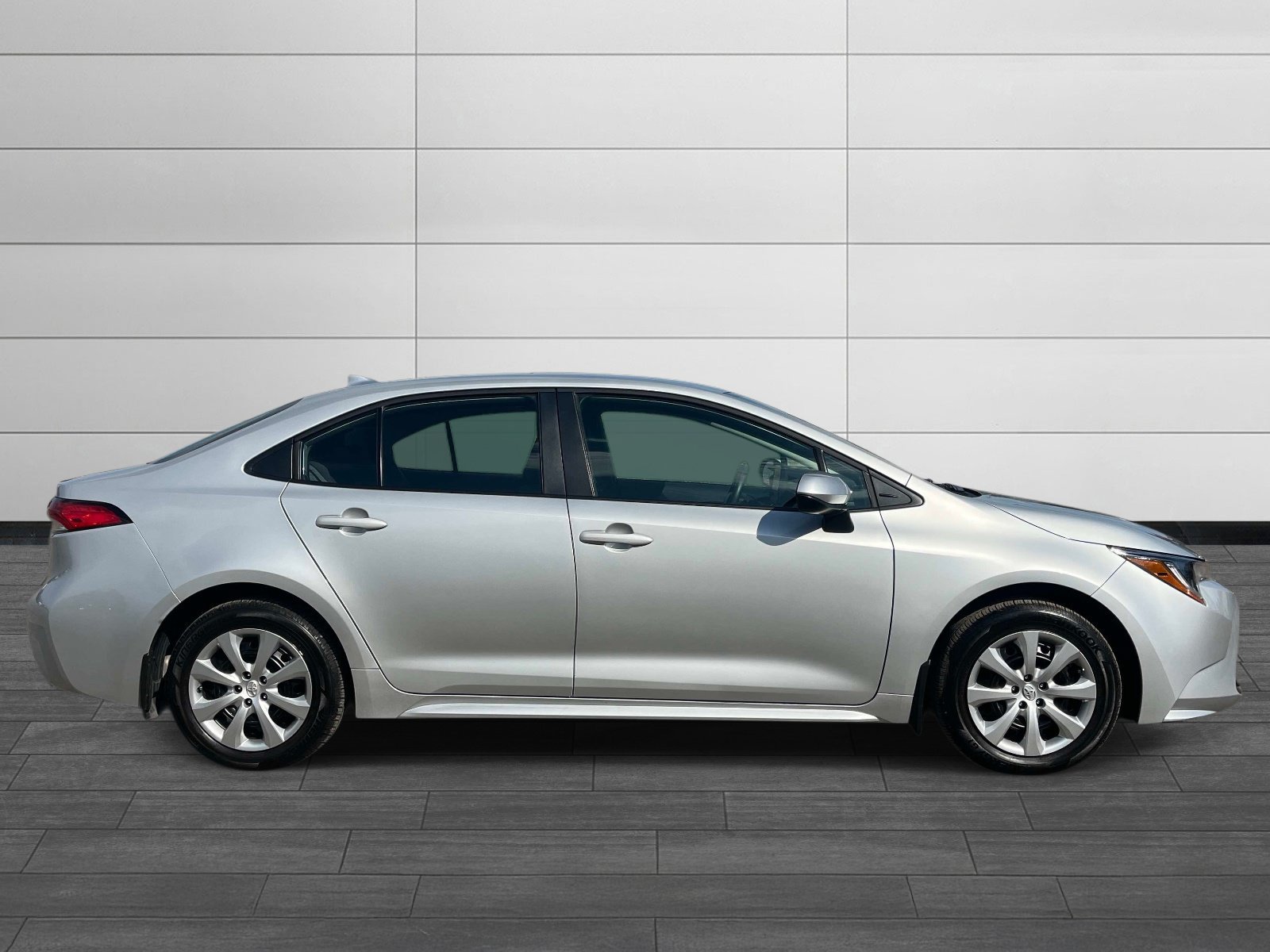 Used 2026 Toyota Corolla LE FWD image 3