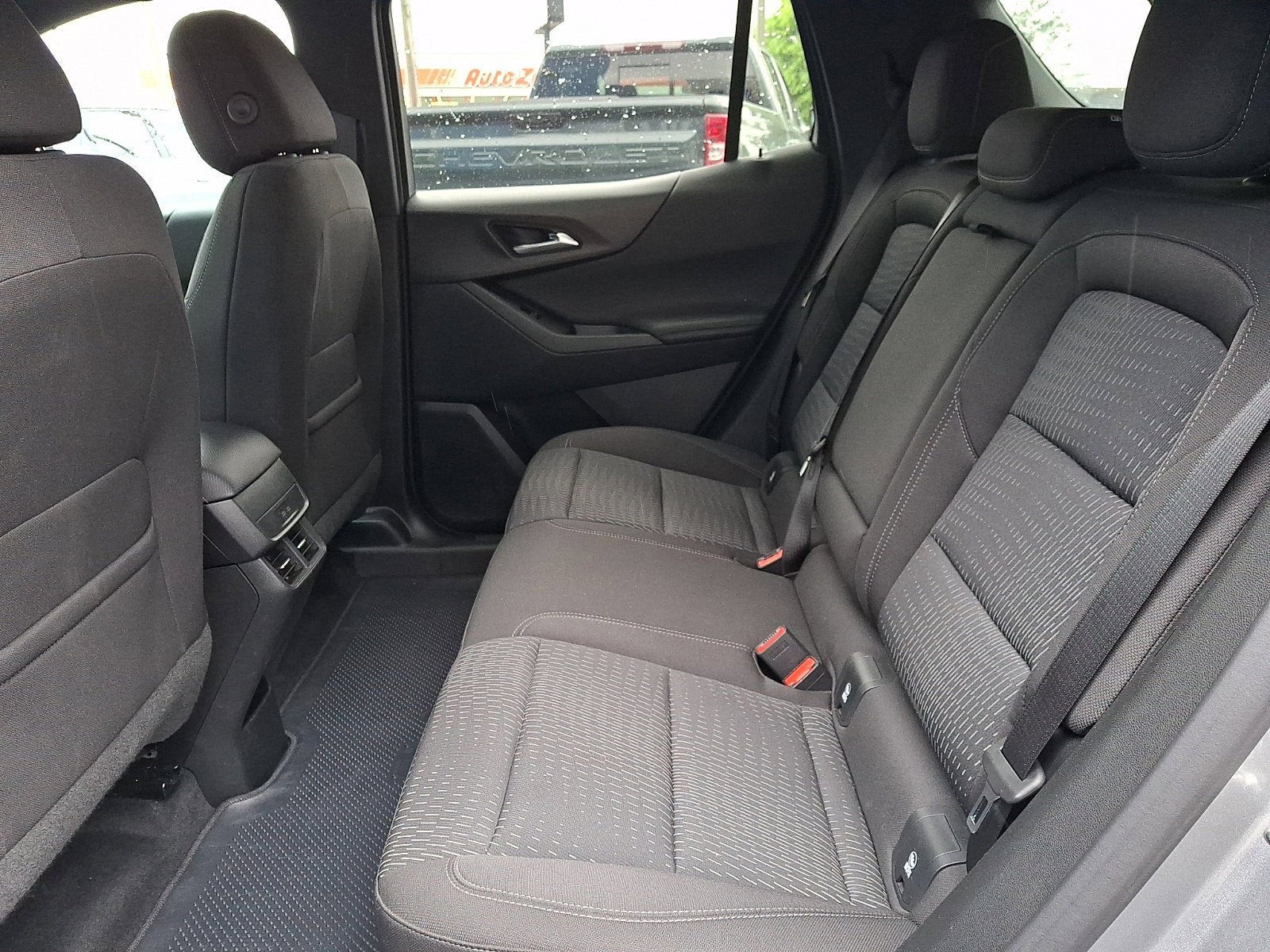 Used 2025 Chevrolet Equinox LT AWD/4WD image 9