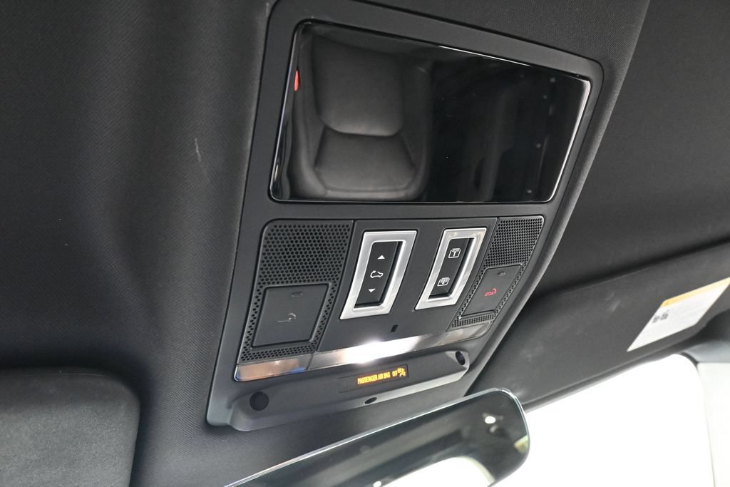 Used 2023 Land Rover Defender 130 SE AWD/4WD image 34