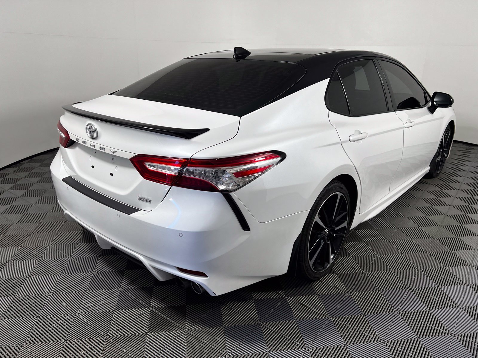 Used 2020 Toyota Camry XSE w/ Driver Assist Package FWD image 5