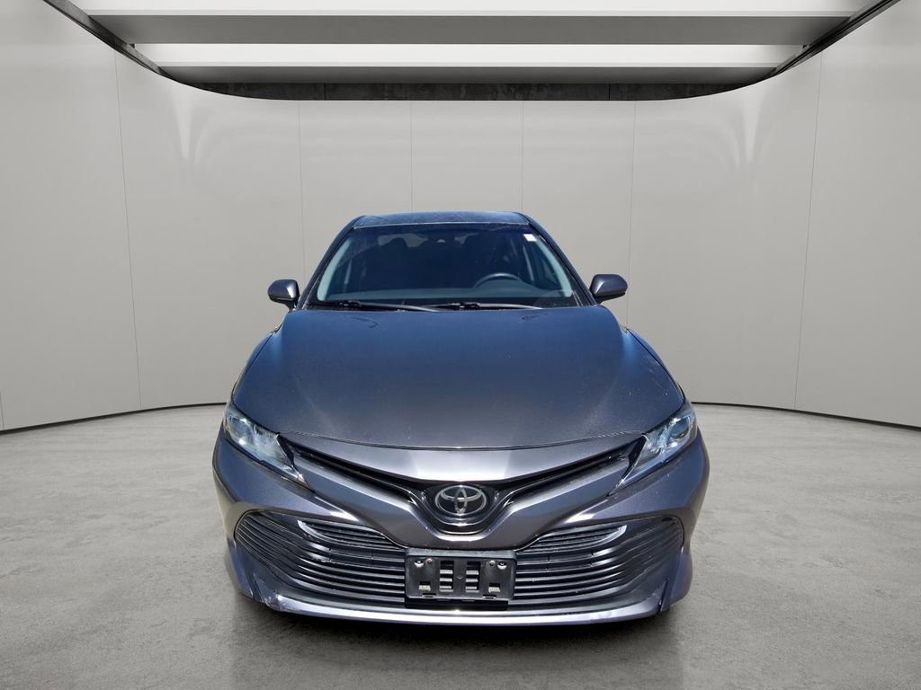 Used 2018 Toyota Camry LE FWD image 8