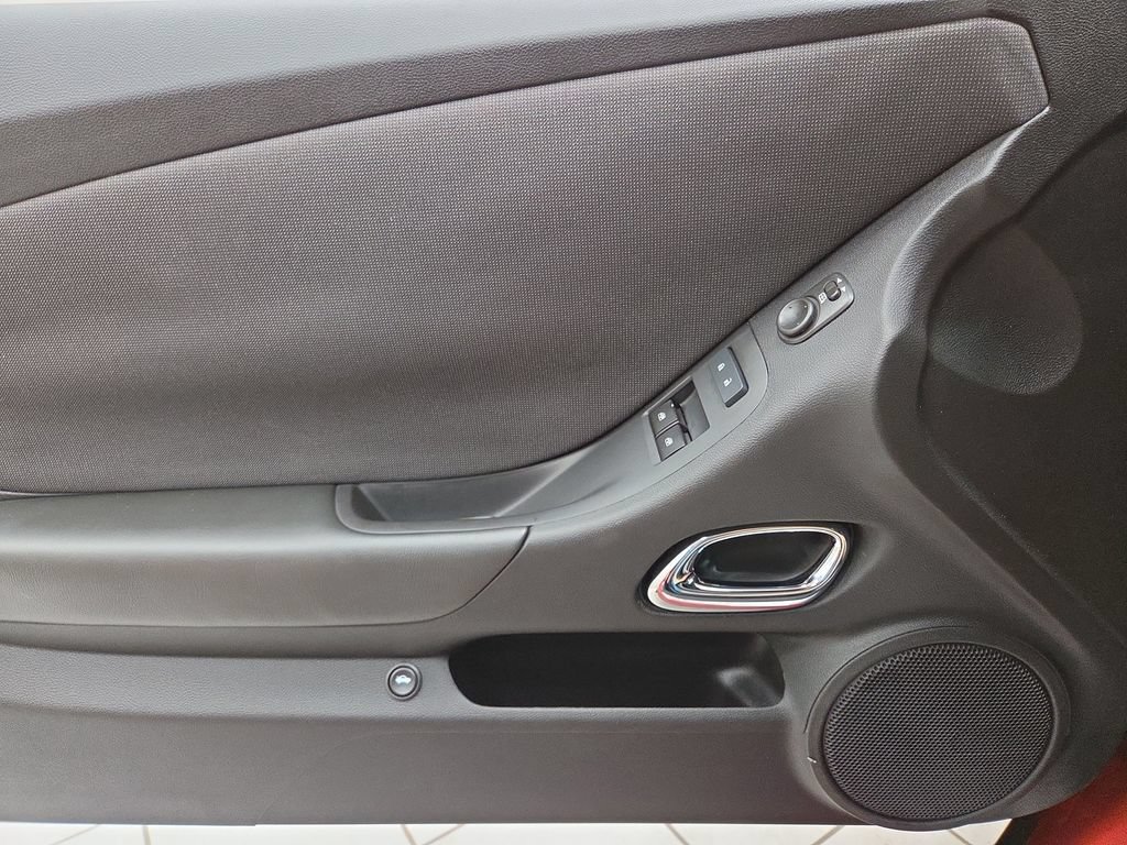 Used 2015 Chevrolet Camaro SS RWD image 17