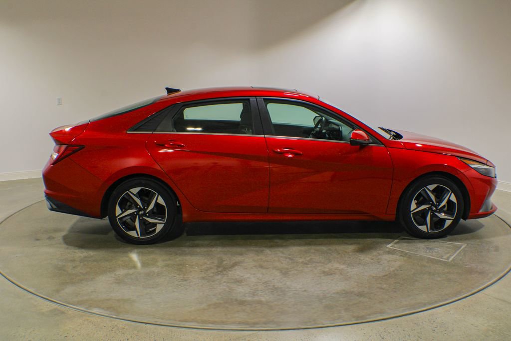 Used 2021 Hyundai Elantra Limited w/ Cargo Package FWD image 6
