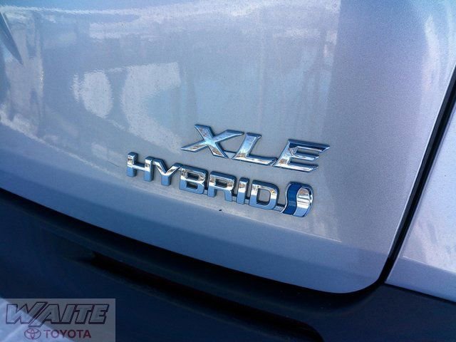 Used 2021 Toyota Sienna XLE w/ XLE Plus Package image 9