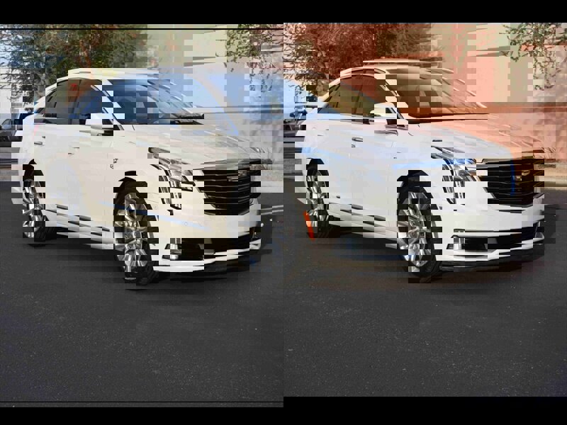 Used 2019 Cadillac XTS Luxury image 2