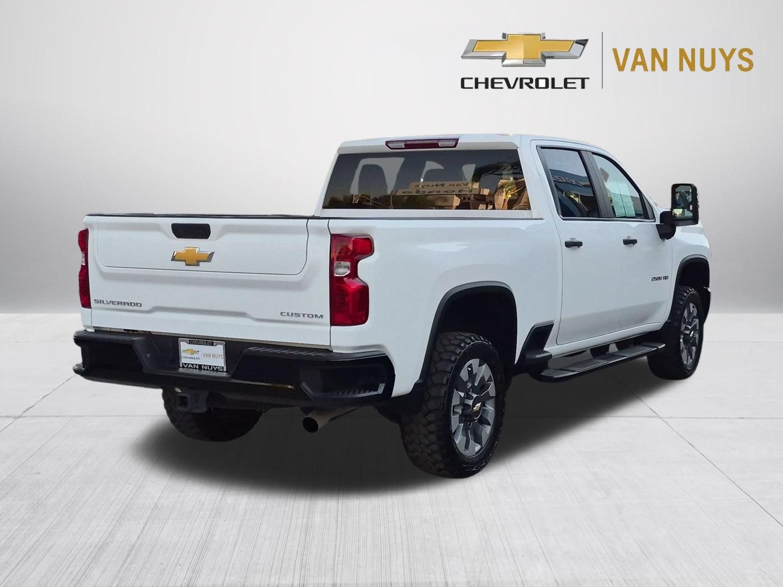 Used 2024 Chevrolet Silverado 2500 Custom w/ Custom Value Package RWD image 5