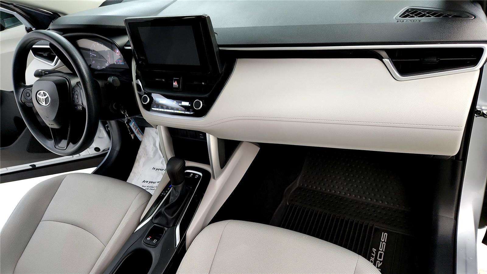 Certified 2023 Toyota Corolla Cross L image 24