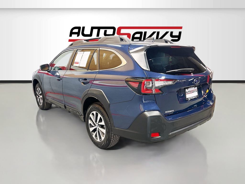 Used 2025 Subaru Outback Premium image 5