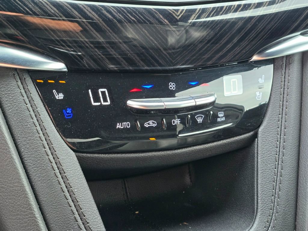 Used 2024 Cadillac XT6 Premium Luxury AWD/4WD image 22