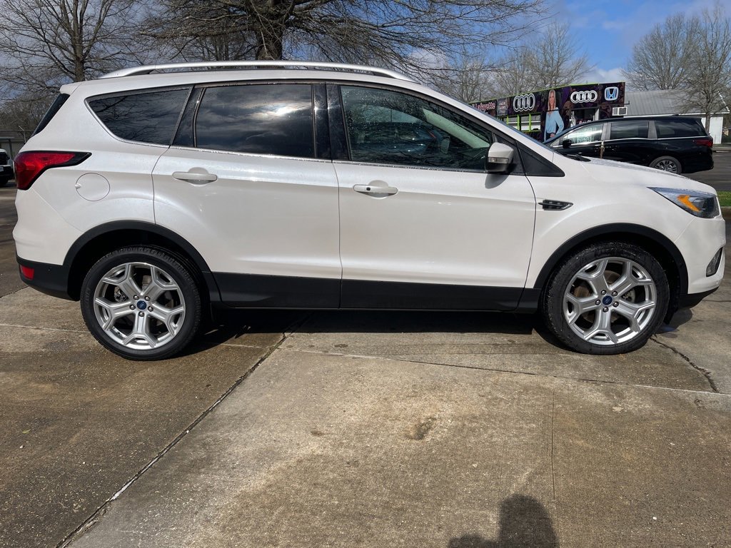 Used 2019 Ford Escape Titanium image 4