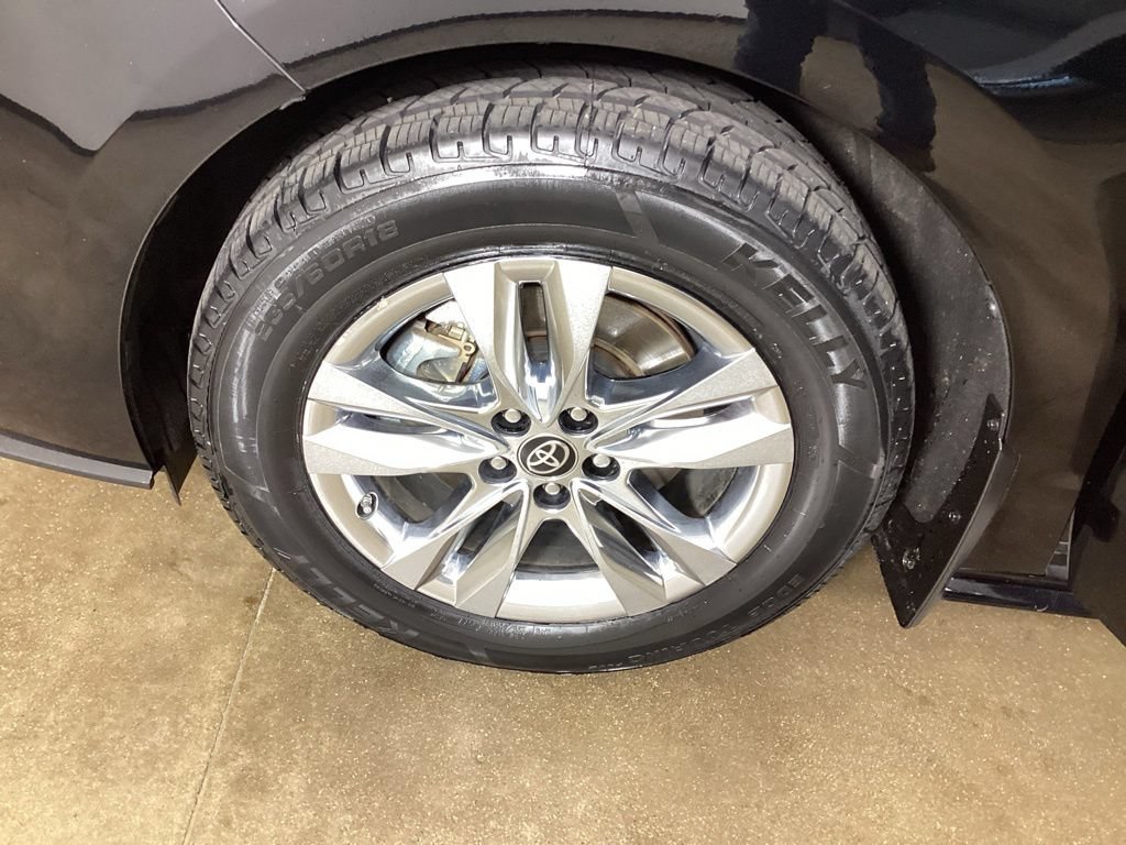 Used 2024 Toyota Sienna Limited AWD/4WD image 34