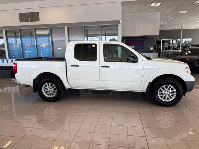 Used 2019 Nissan Frontier SV AWD/4WD image 2