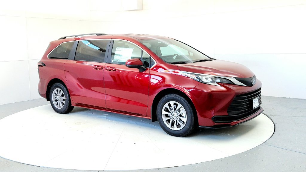 New 2026 Toyota Sienna LE AWD/4WD image 7
