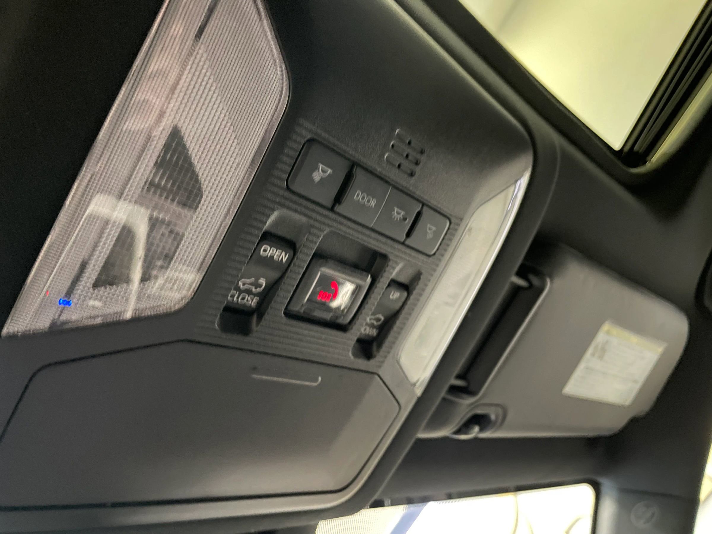 Used 2022 Toyota RAV4 SE w/ Convenience Package image 19