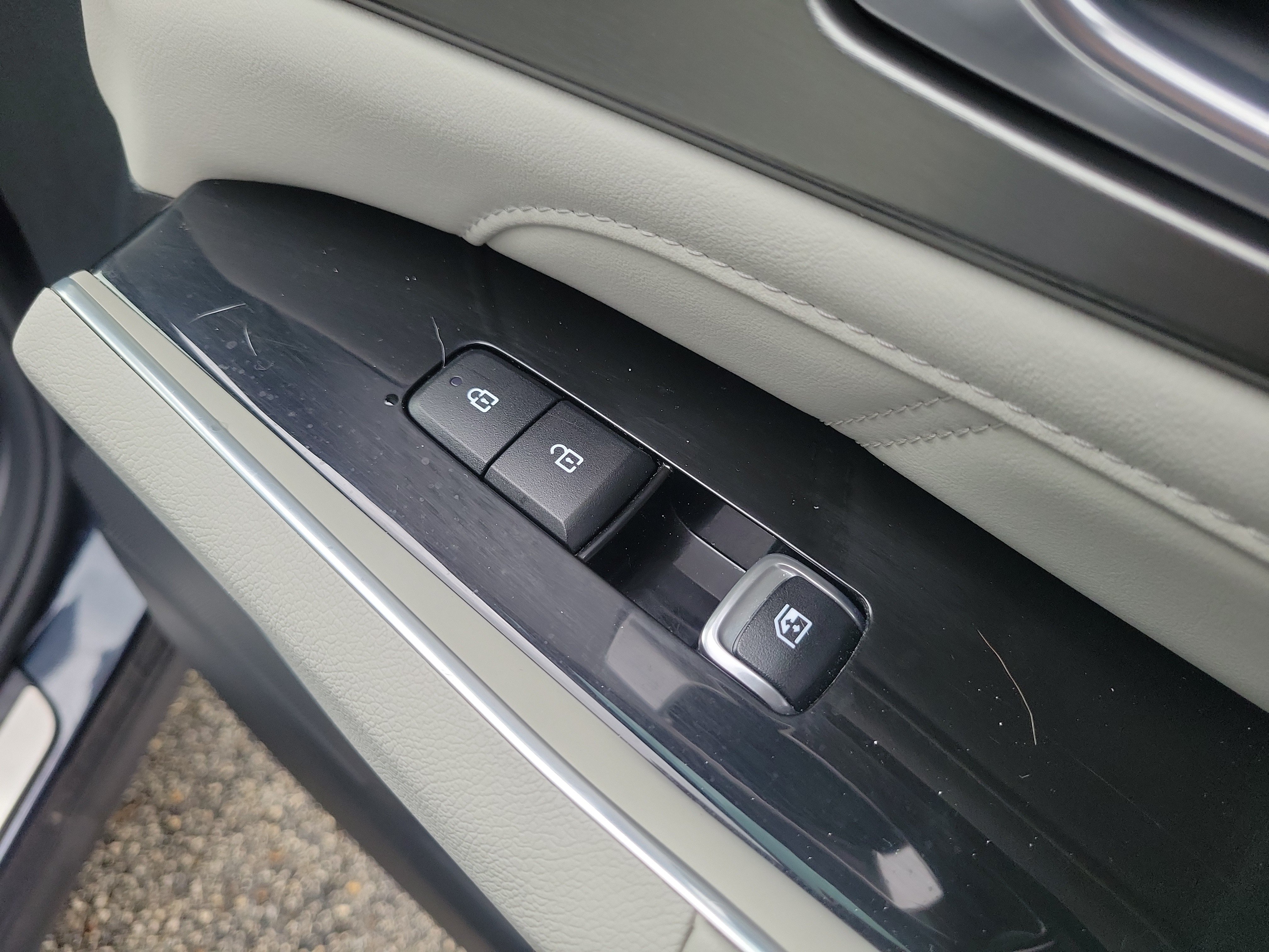 Certified 2022 Kia Sorento SX Prestige w/ Panoramic Sunroof Package AWD/4WD image 9