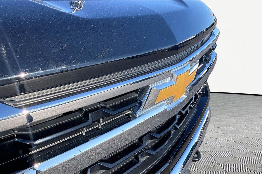Used 2024 Chevrolet Silverado 1500 LT AWD/4WD image 36