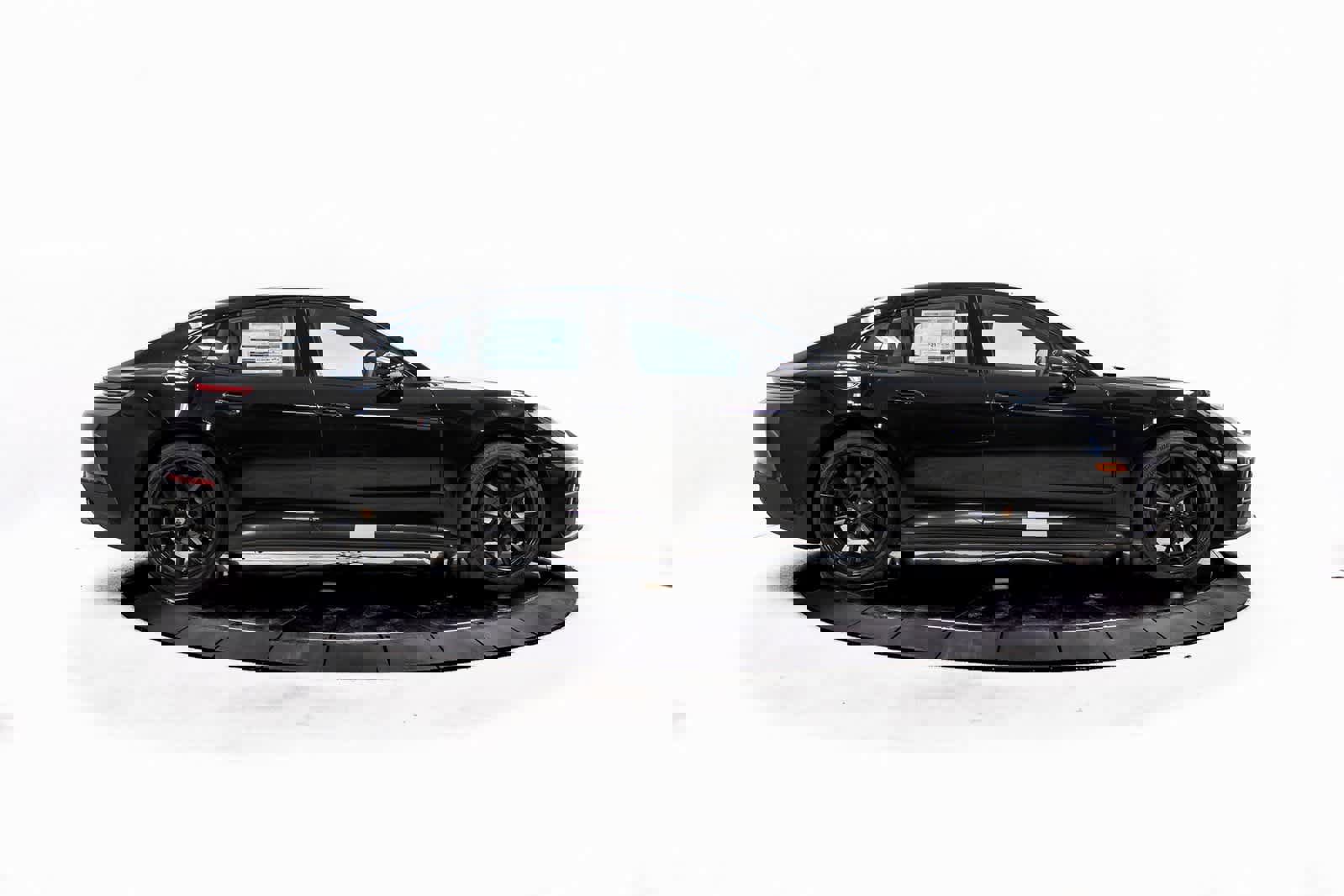 New 2025 Porsche Panamera 4 image 8