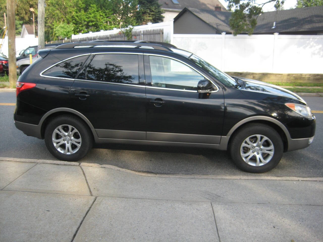 Used 2011 Hyundai Veracruz GLS w/ Premium Pkg 2 image 4