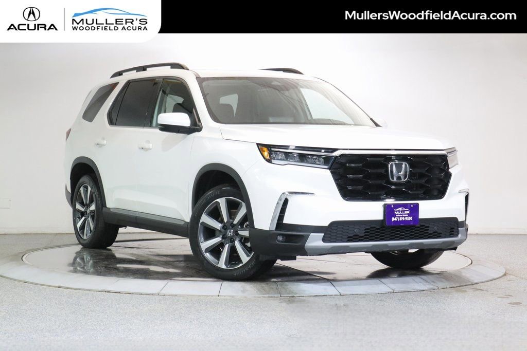 Used 2023 Honda Pilot Touring image 1