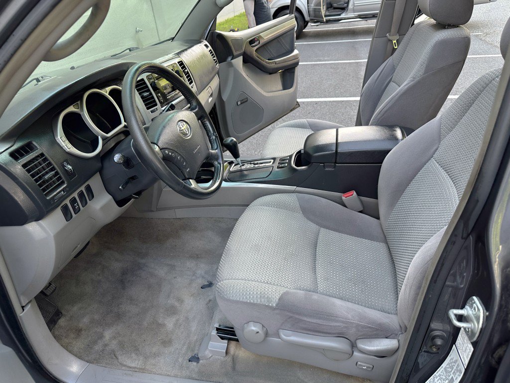 Used 2003 Toyota 4Runner SR5 AWD/4WD image 17