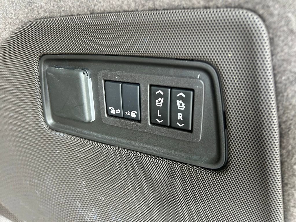Used 2024 Cadillac Escalade Sport w/ LPO, ONYX Package AWD/4WD image 48